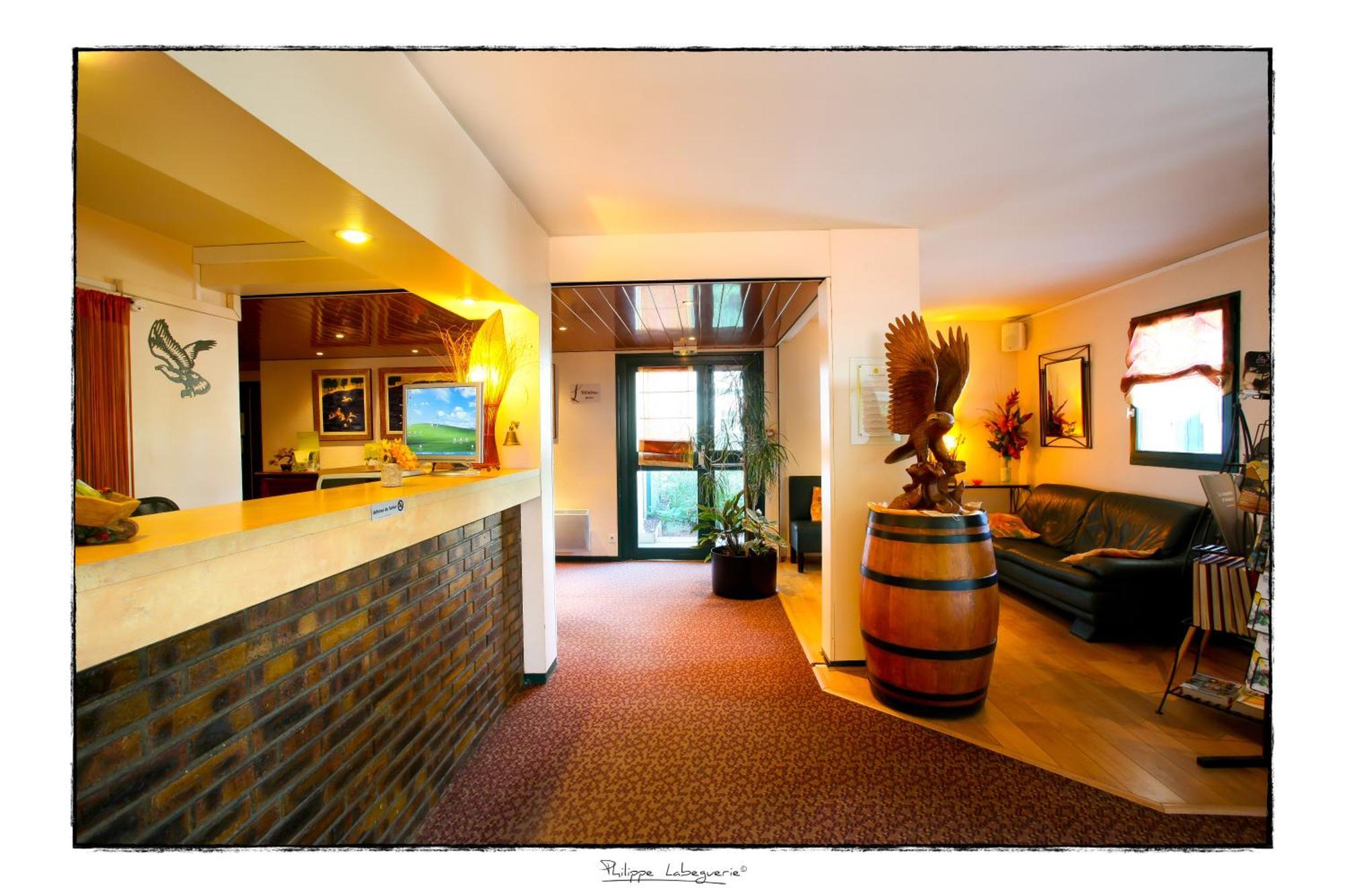 Logis Hotel Horus Restaurant Les Bruyeres Toulenne エクステリア 写真