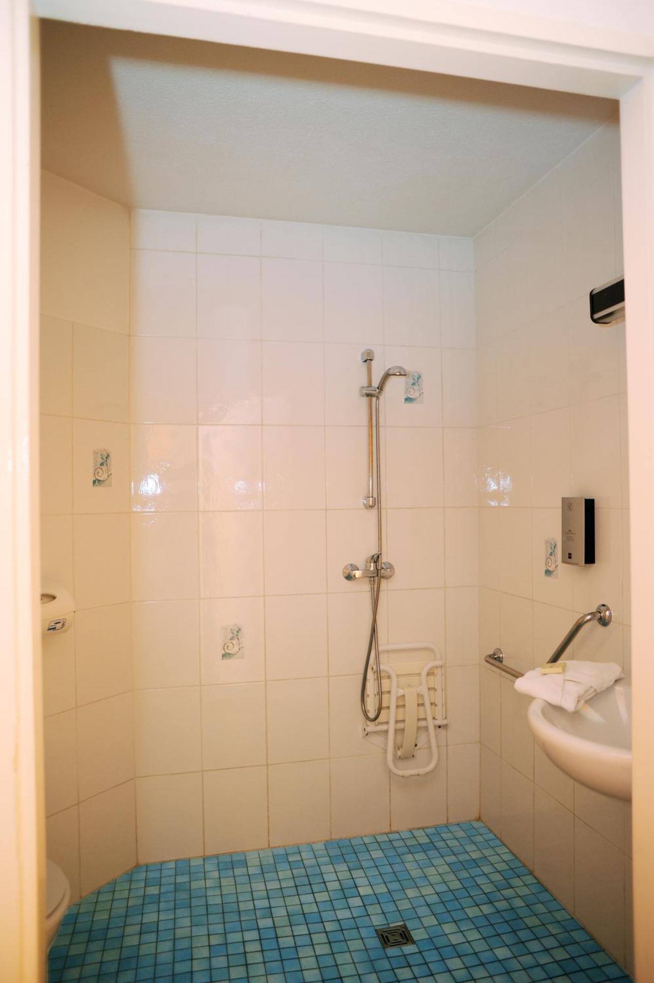 Logis Hotel Horus Restaurant Les Bruyeres Toulenne エクステリア 写真