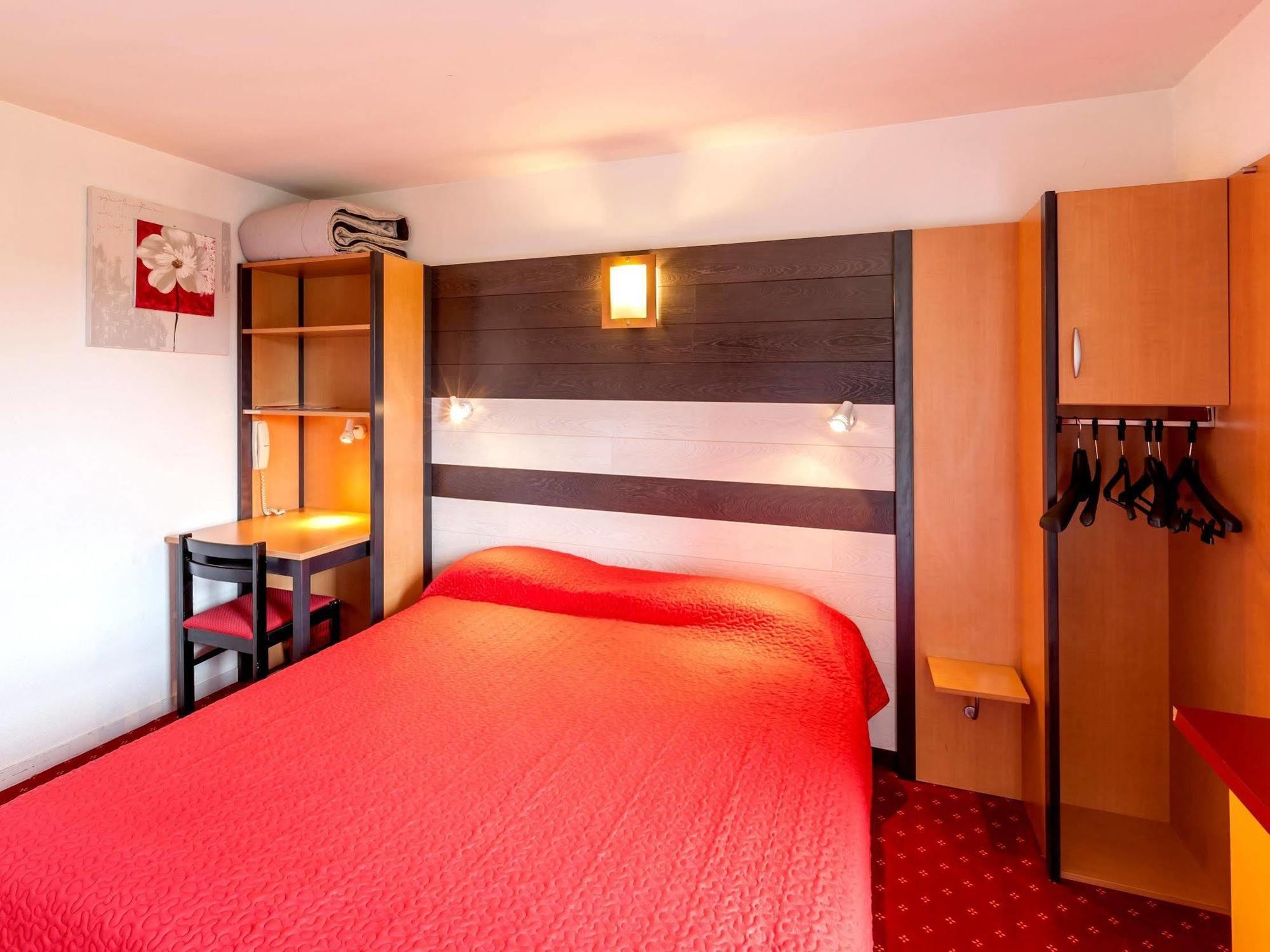 Logis Hotel Horus Restaurant Les Bruyeres Toulenne エクステリア 写真
