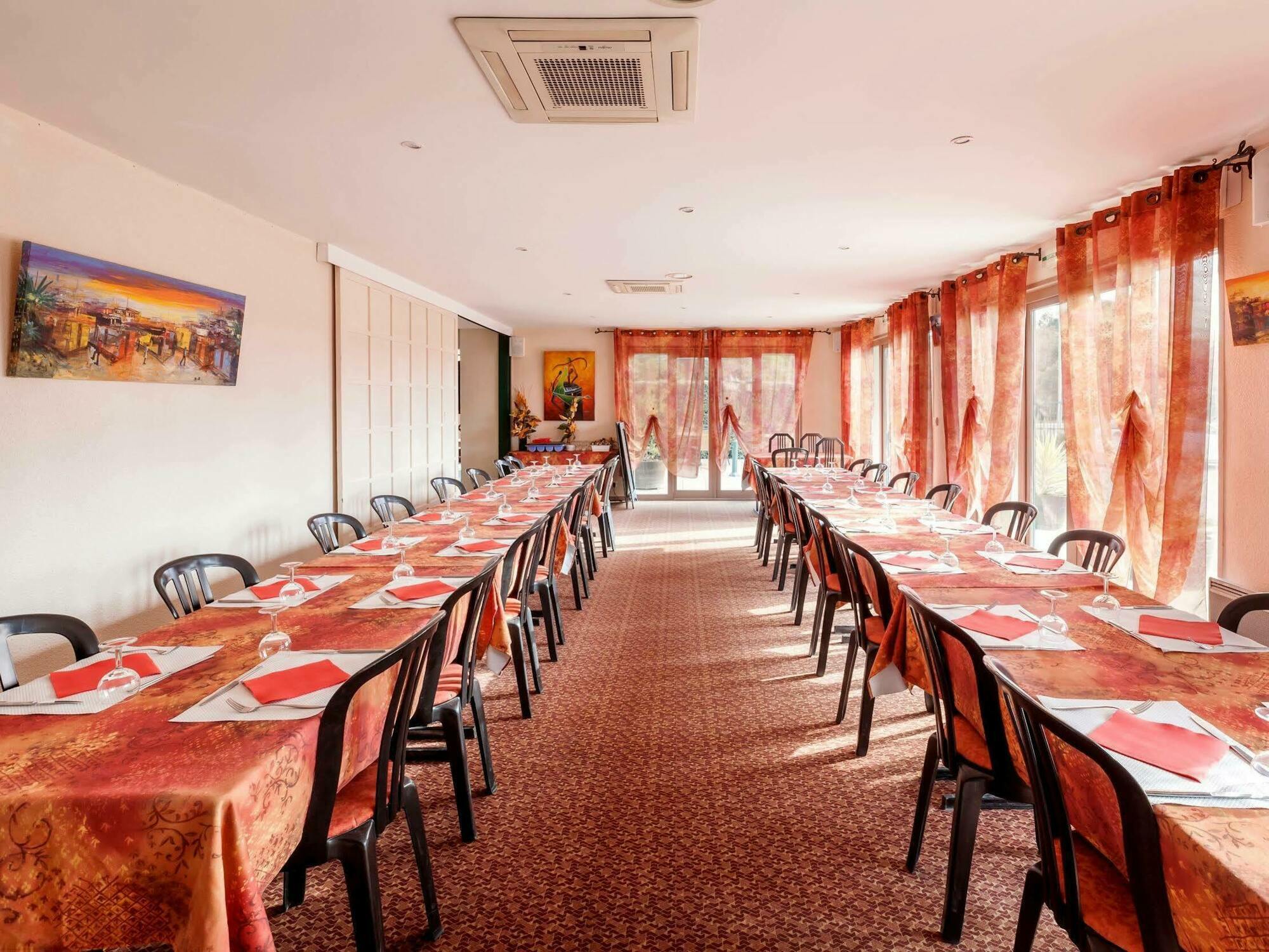 Logis Hotel Horus Restaurant Les Bruyeres Toulenne エクステリア 写真
