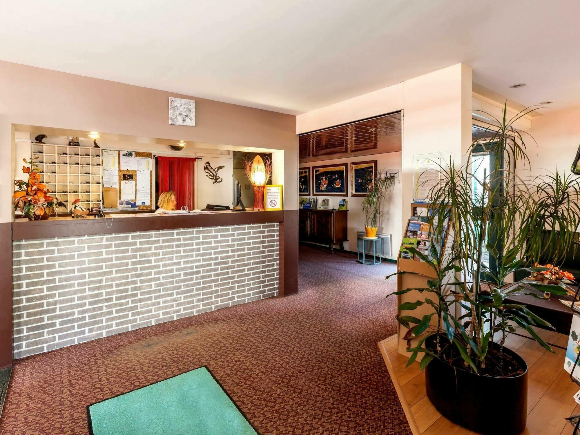 Logis Hotel Horus Restaurant Les Bruyeres Toulenne エクステリア 写真