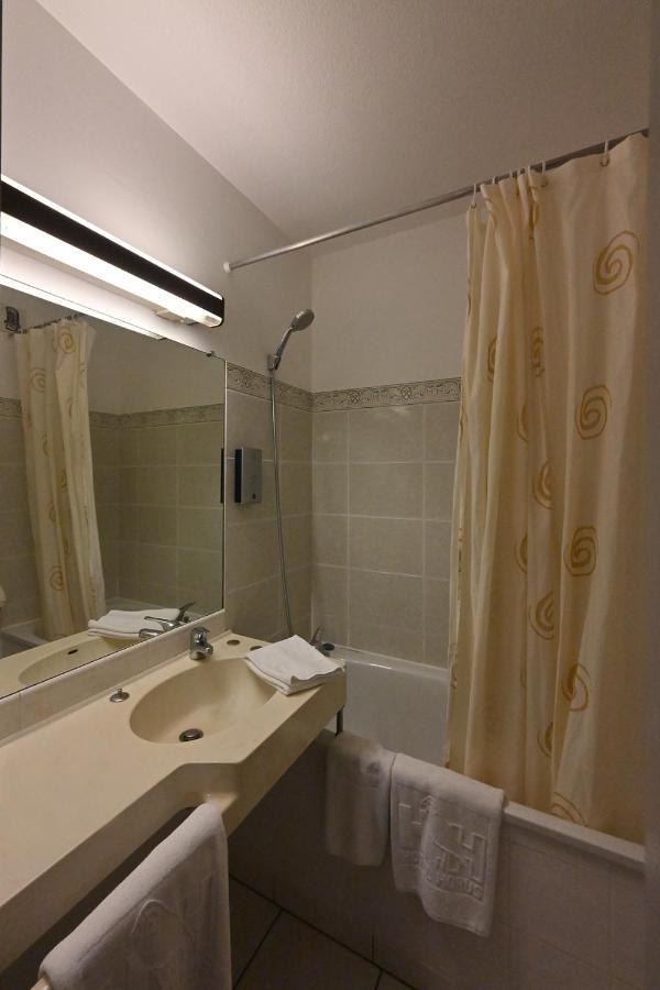 Logis Hotel Horus Restaurant Les Bruyeres Toulenne エクステリア 写真